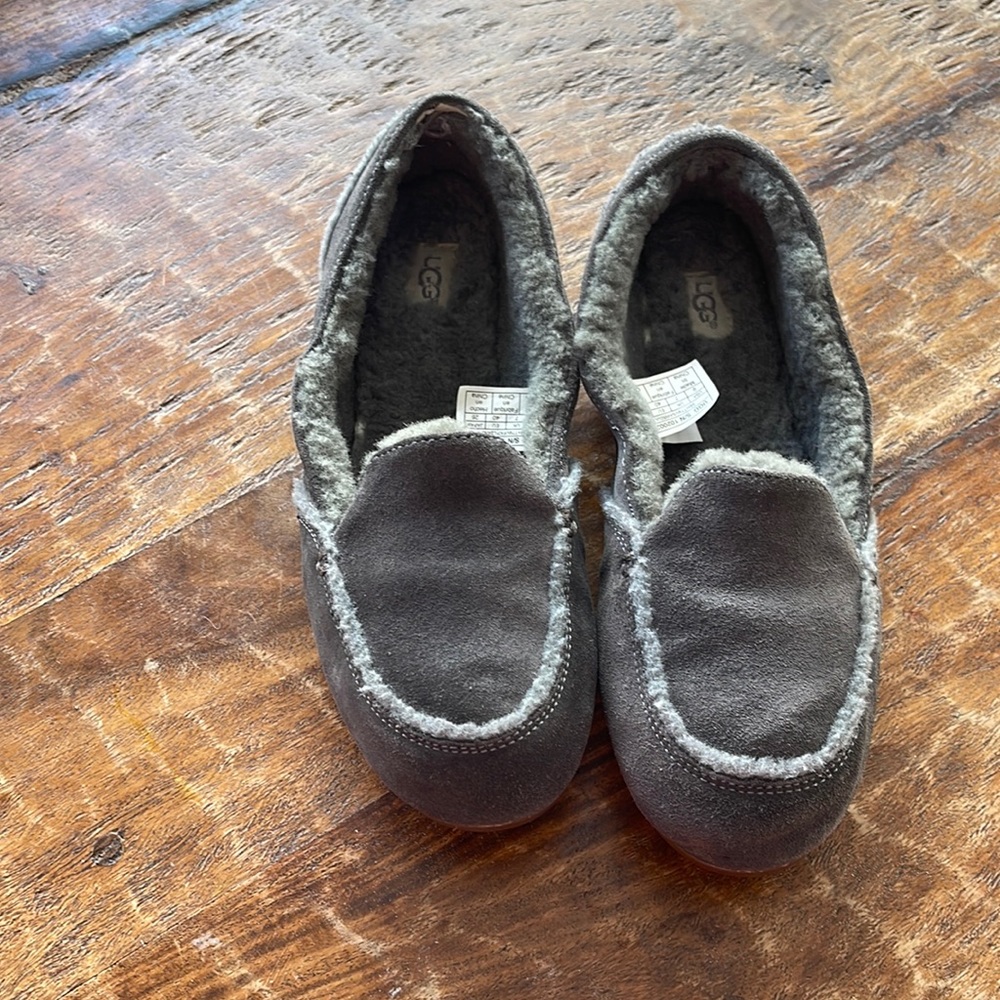 UGG Ansley Slipper Size: 9